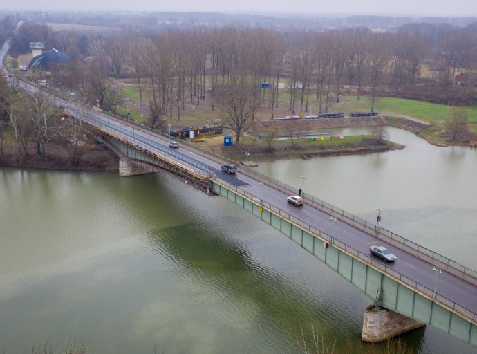 Garanciális javítási munkák a Tisza -hídon